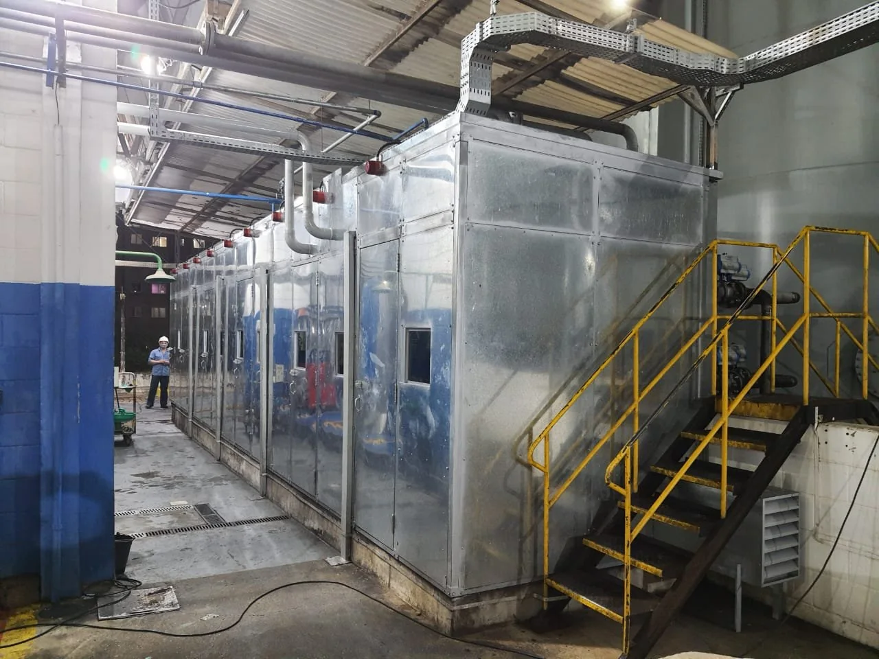 Instalação industrial para controle de ruído